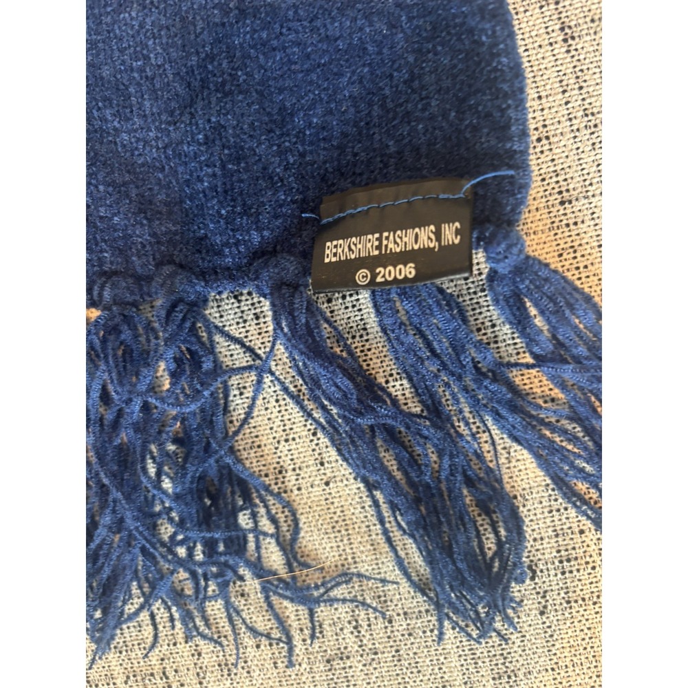 Vintage 2006 Berkshire Acrylic Navy Blue Fringe Rectangular Scarf Soft 8"x 54" - Picture 4 of 7